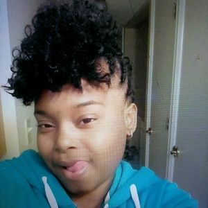 Meet your Posher, Shequetta